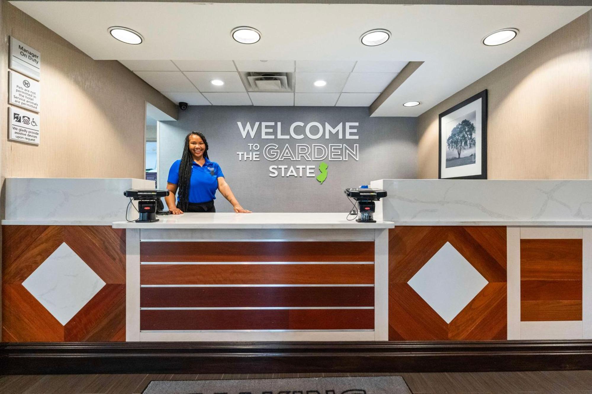 Hampton Inn Ridgefield Park Exterior foto