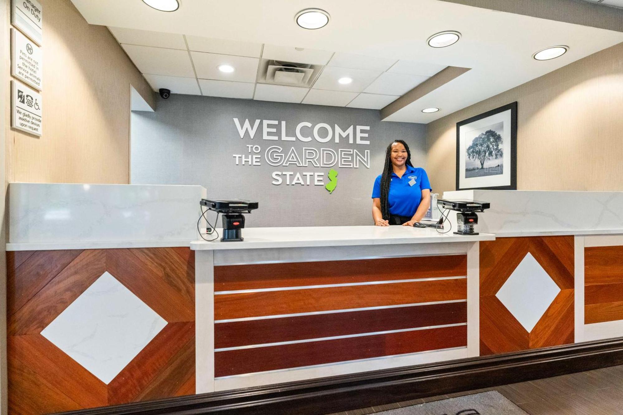 Hampton Inn Ridgefield Park Exterior foto